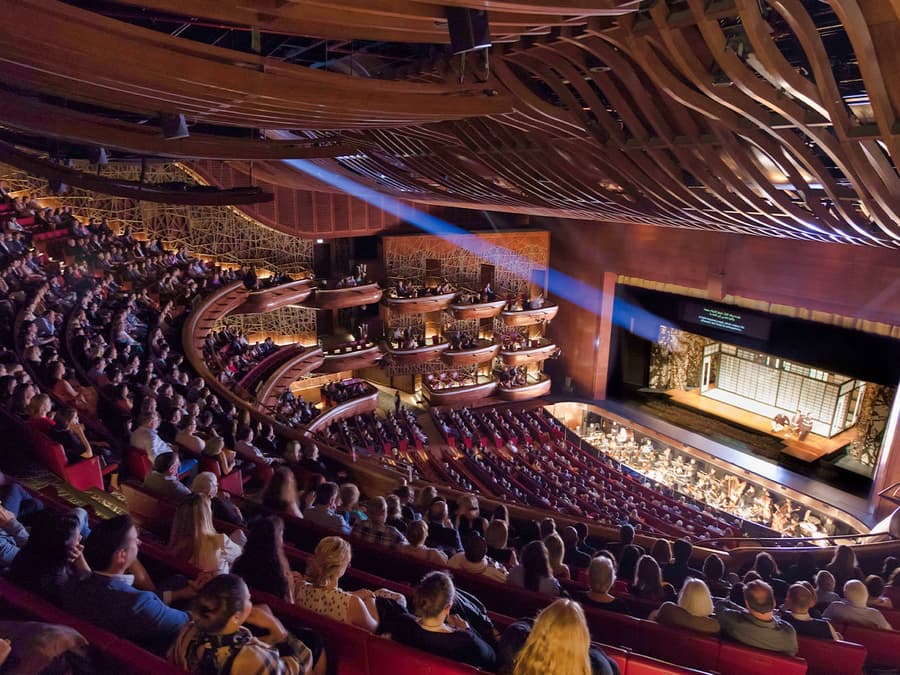 60-Min Guided Tour of Dubai Opera House