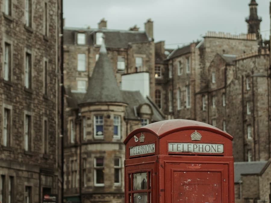 Edinburgh: City Audio Guide App for Your Smartphone