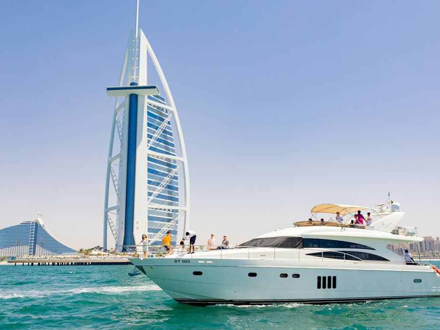 Dubai Harbour: 2-Hr Luxury Yacht Tour with Food & Drinks