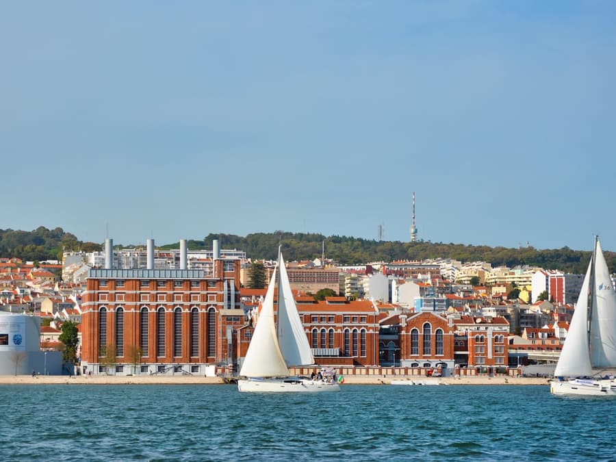 Lisbon Small-Group Sailing Tour on Tagus River