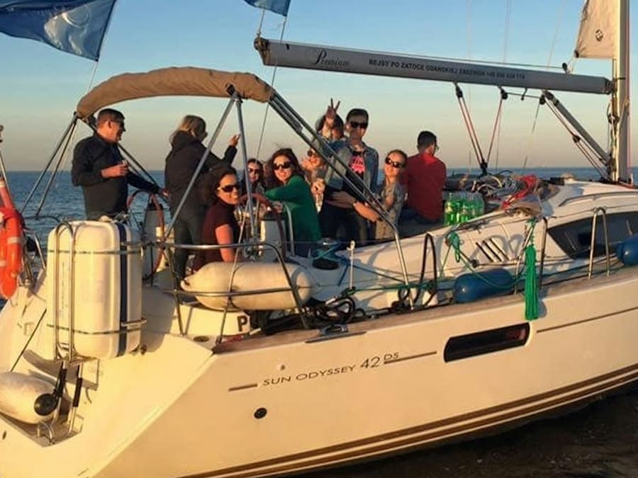 Gdansk: Private Boat Cruise + Drinks