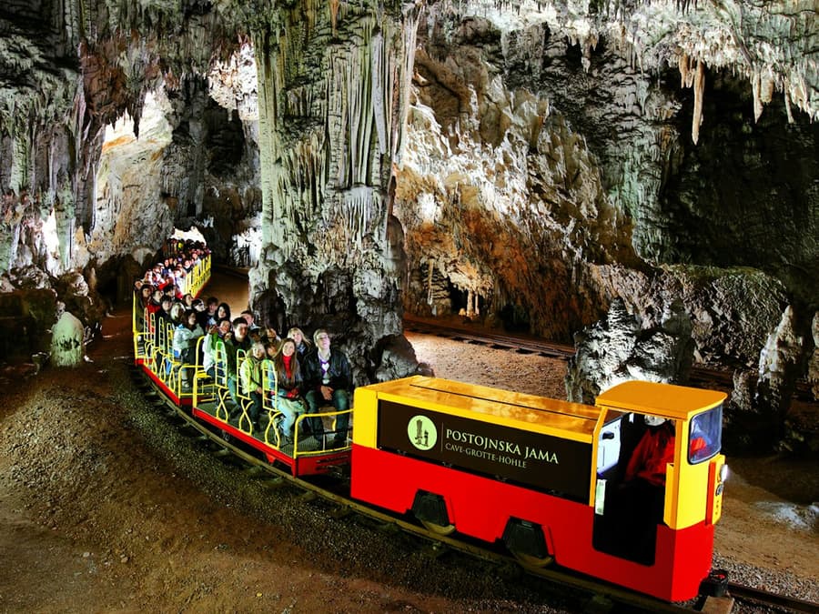 Ljubljana, Postojna Cave & Predjama Castle: Tour from Zagreb