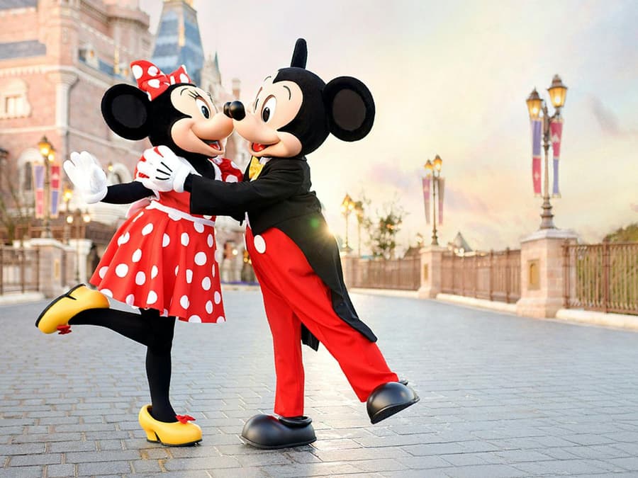 Shanghai Disneyland 1-Day Ticket with Premier Access (3 Attractions)
