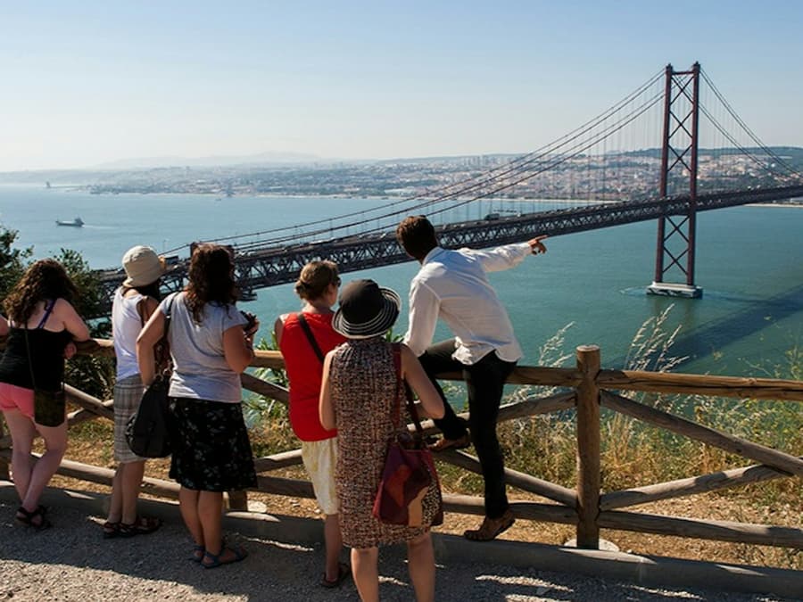 Arrábida & Sesimbra: Full-Day Wine Tour from Lisbon + Wine Tasting
