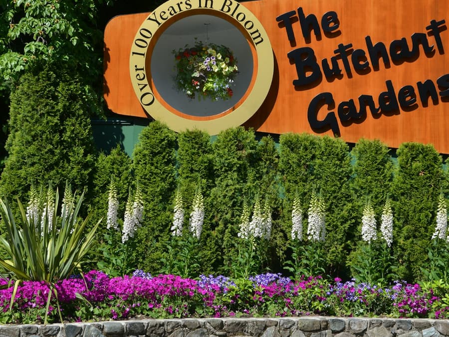 Roundtrip Transport from Victoria to Butchart Gardens