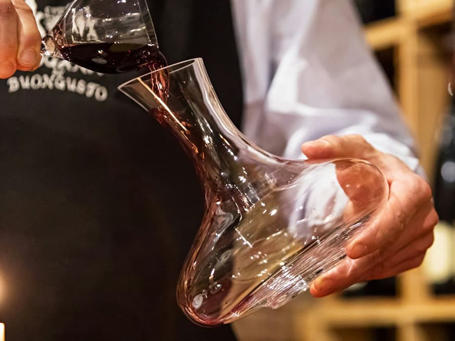 Milan: Small-Group Wine Tasting Tour