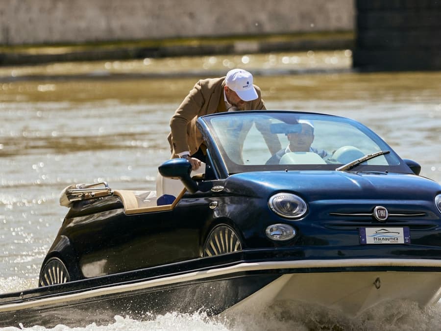 Tiber River Rome: 500 Boat Private Transfer