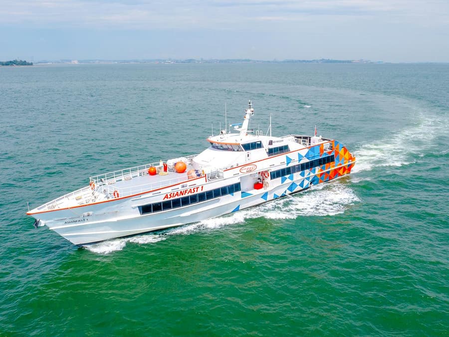 Ferry from Harbourfront (Singapore) to Batam Centre (Batam)