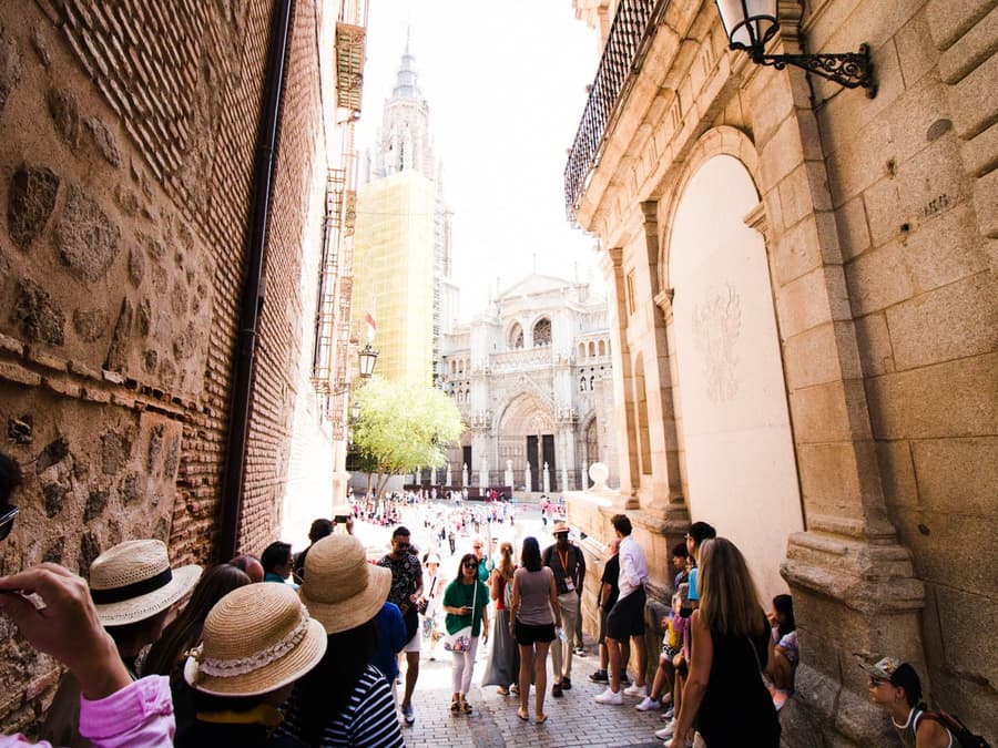 From Madrid: Toledo Day Trip with Tickets to 7 Monuments