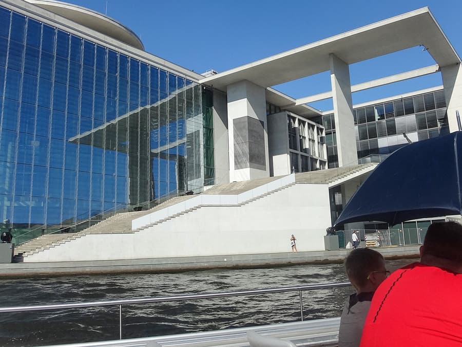 Du thuyền tham quan Berlin trong 1 giờ từ Hackescher Markt