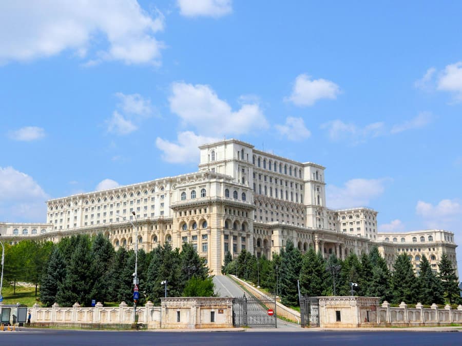 Bucharest: Private Palace of Parliament & Village Museum Guided Tour