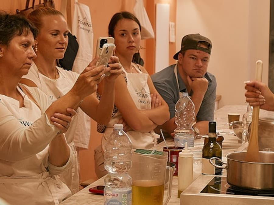 Florence: Wanna Be Italiano - The Original Cooking Class with Local Market Tour