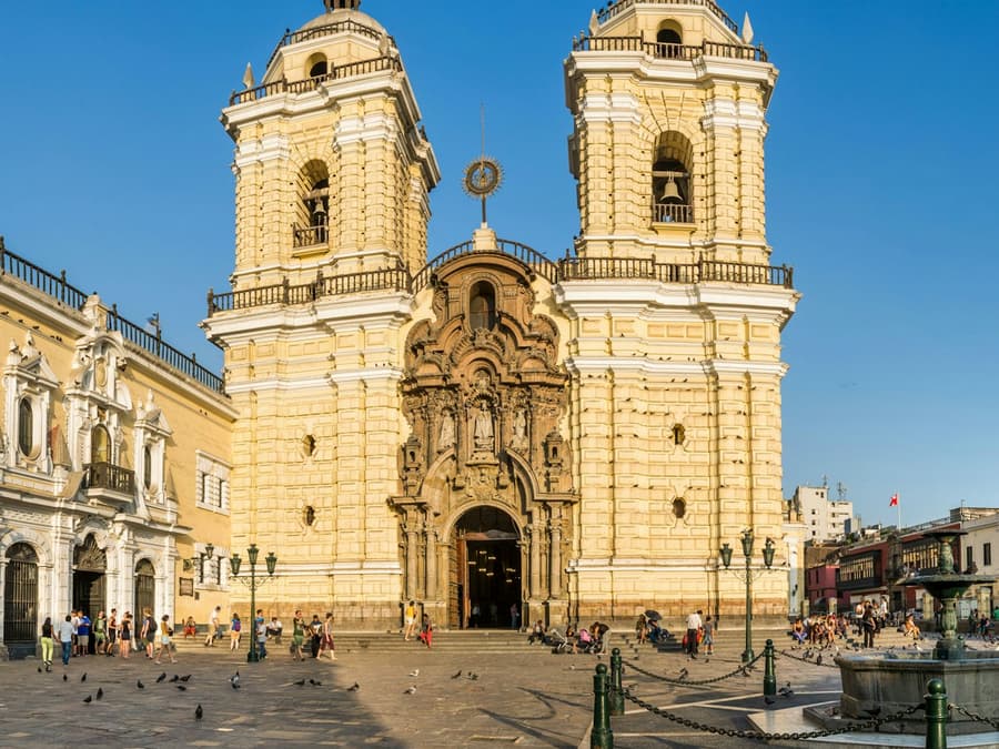 Lima Walking Tour & San Francisco Monastery