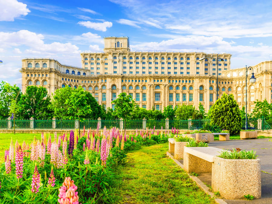 Bucharest: Private Palace of Parliament & Ceaușescu Mansion Guided Tour