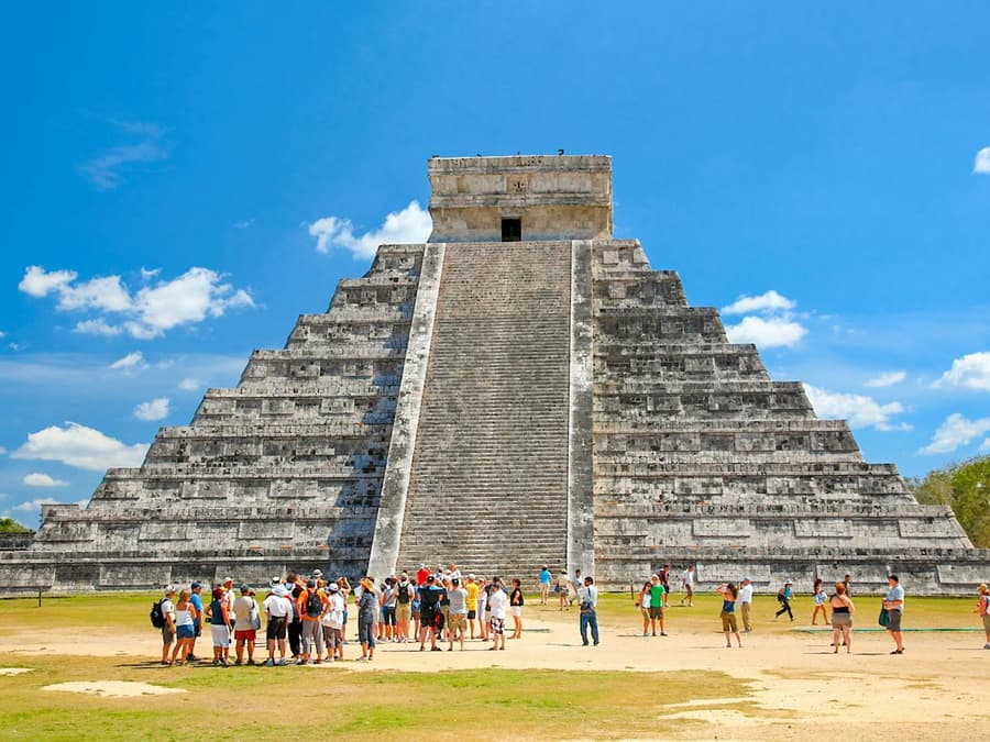 Chichén Itzá, Cenote and Archaeological Sites Tour with Lunch