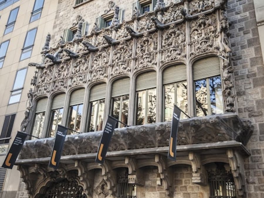 Palau Baró de Quadras: Guided Tour