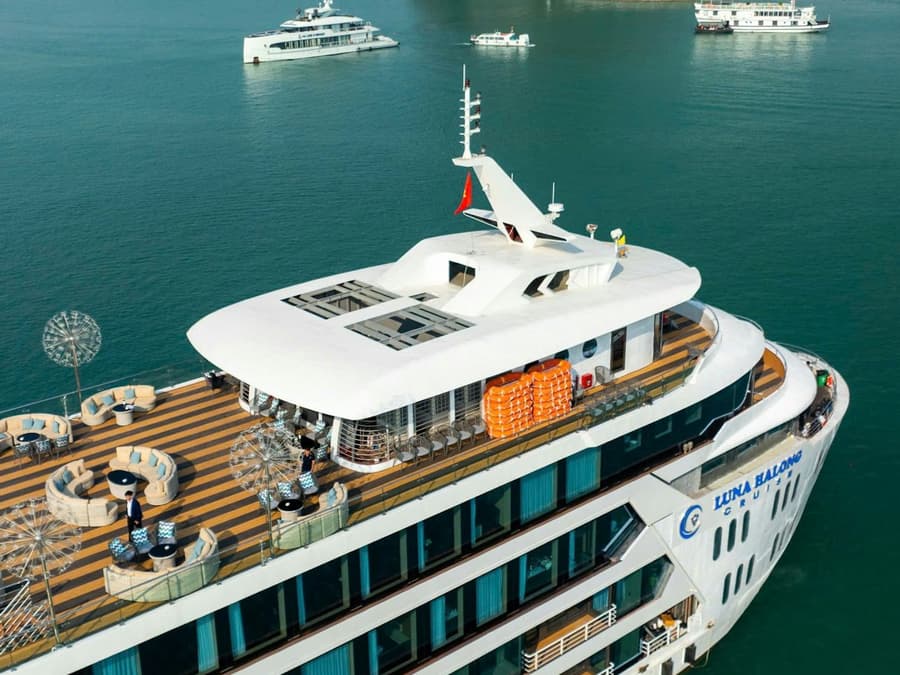 Ha Long Bay: Luna Cruise + Sung Sot & Ti Top + Optional Transfers + Meals