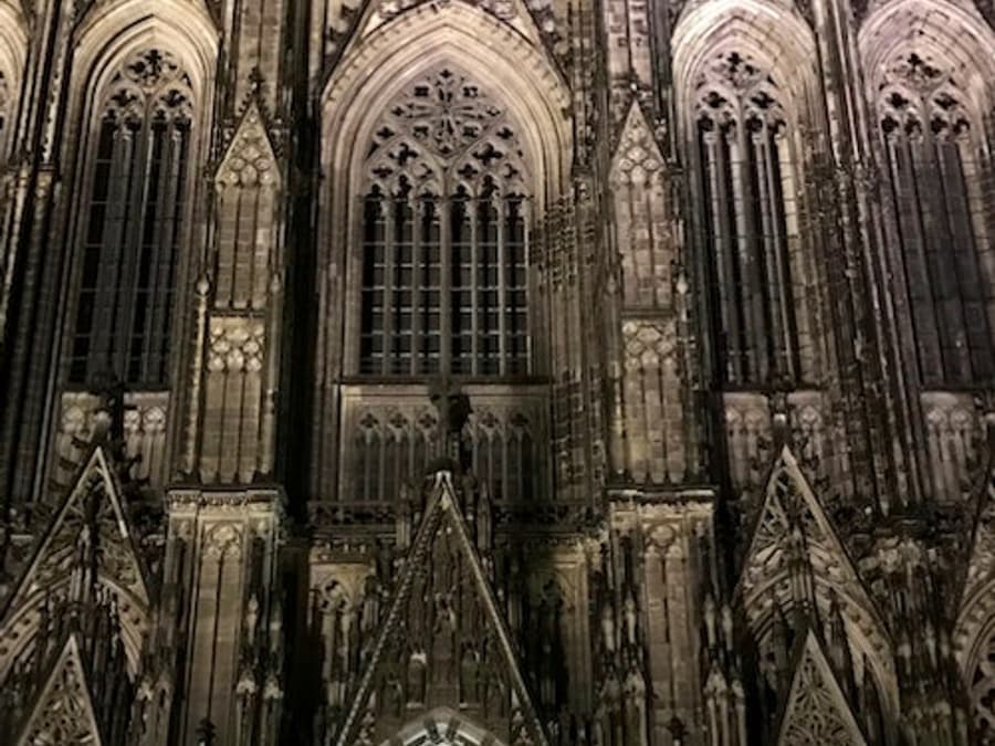 Cologne Haunted City Exploration Game
