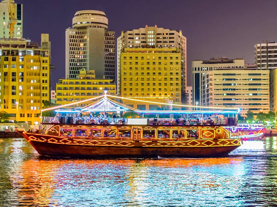 Big Bus: Ruta d'Autobús Turístic de Dubai amb Creuer Dhow pel Sant Creek
