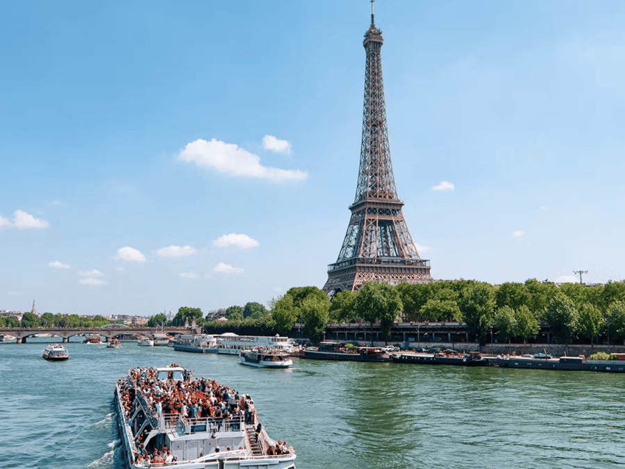 Seine River: Cruise by BATEAUX-MOUCHES®