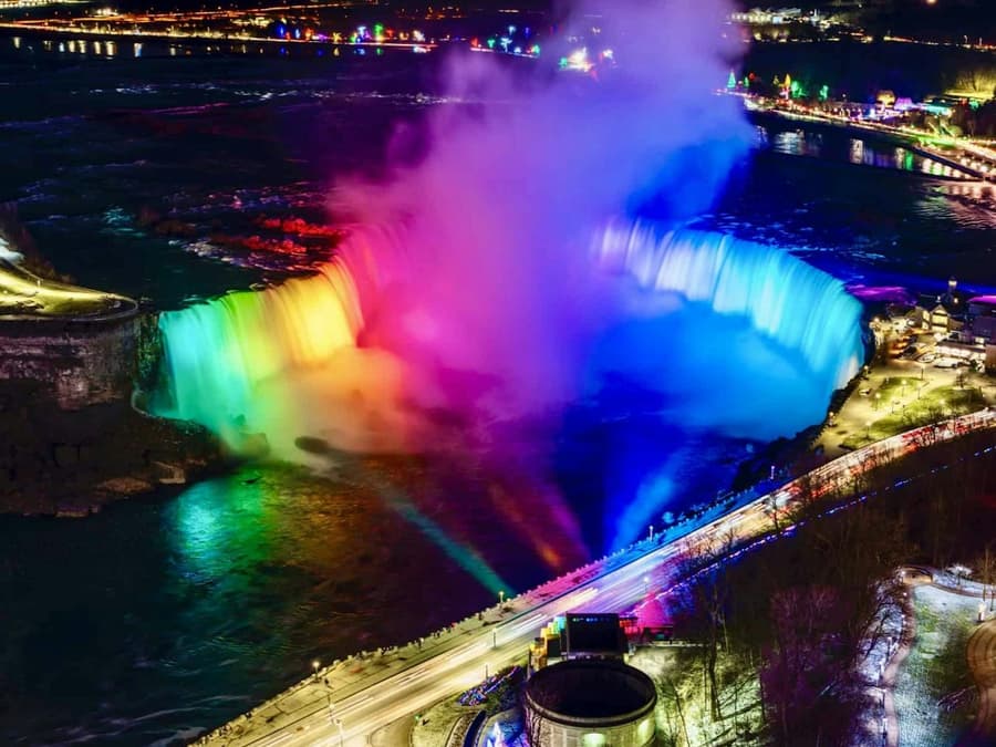 Niagara Falls: Day & Evening Guided Tour + Boat, Dinner & Illumination Options