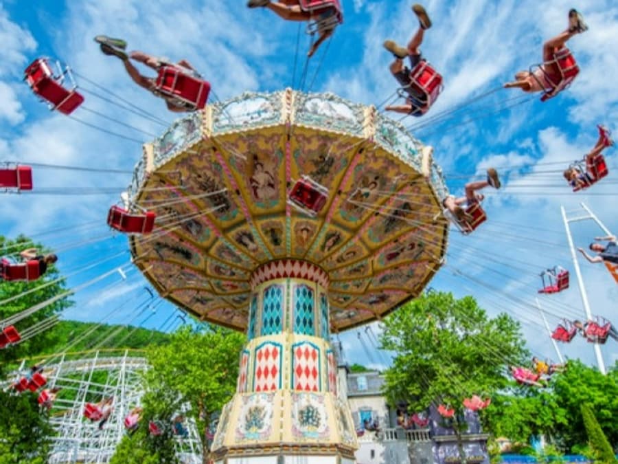 Lake Compounce Amusement & Water Park: Entry Ticket