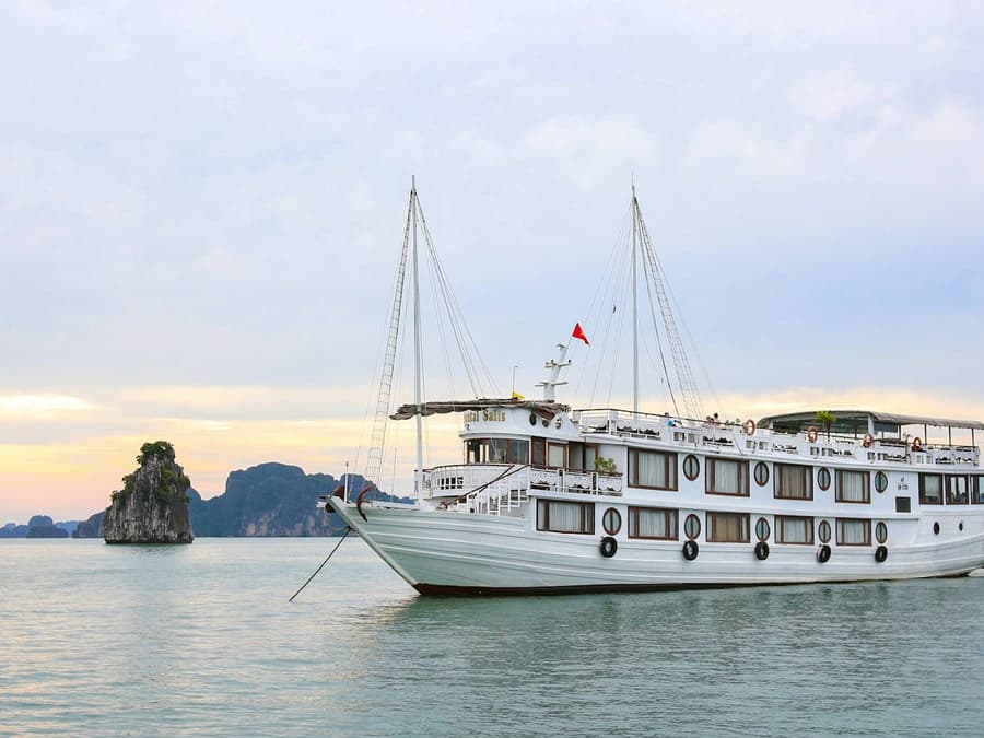 Ha Long Bay: 2D1N Boat Cruise + Meals + Sung Sot & Ti Top + Optional Transfer