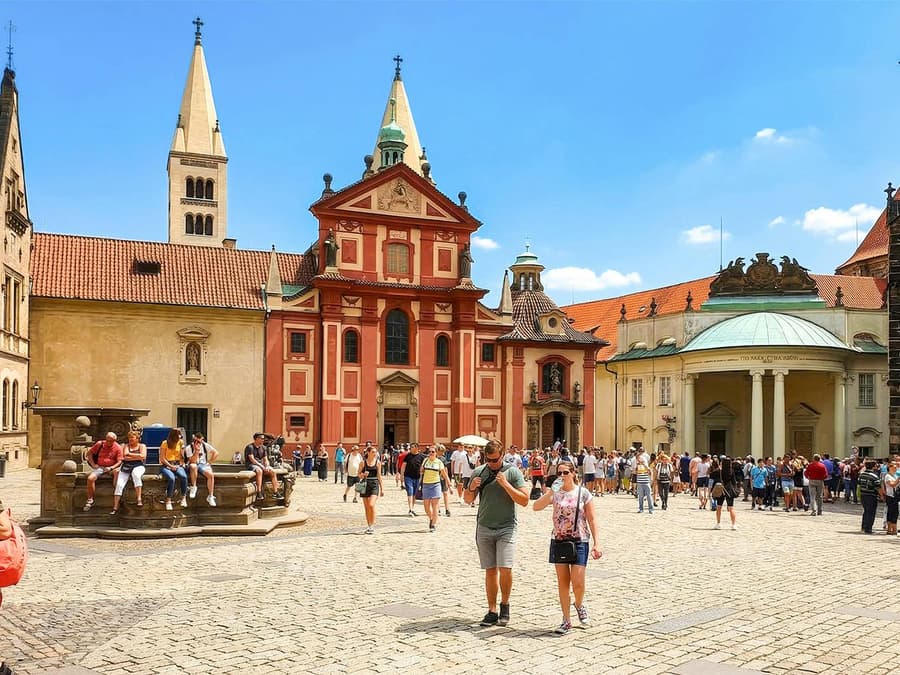 Prague Guided Walking Tour: Old Town with Astronomical Clock Tower Entry