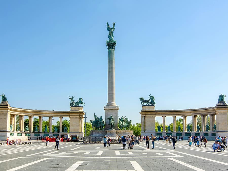 Budapest: 3-Hour Grand City Tour and Castle Walk