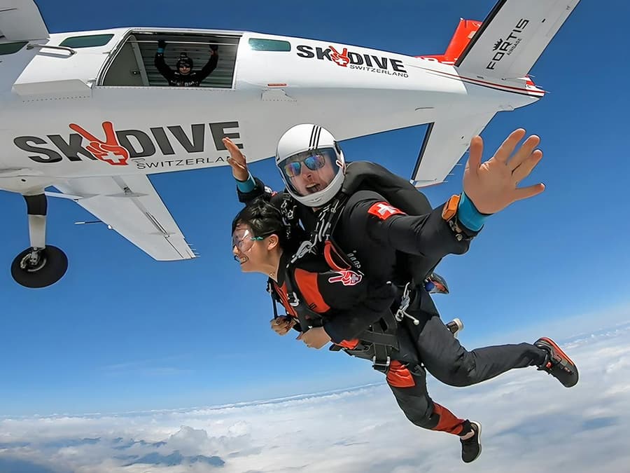 Skydive Switzerland Tickets: Tandem Skydive from 13,000 Ft