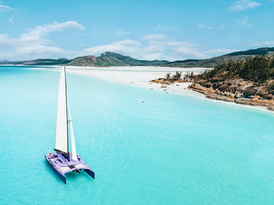 Whitsunday Islands: Catamaran Cruise from Airlie Beach + Snorkelling + Lunch