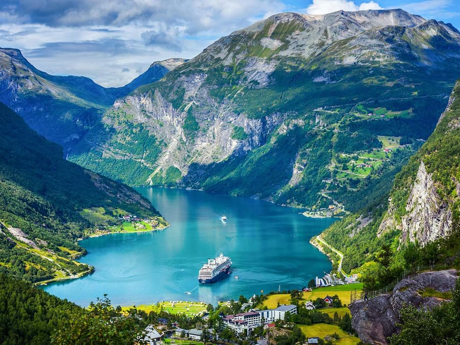 From Hellesylt: Geiranger Fjord Boat Tour With a Stop in Geiranger Village
