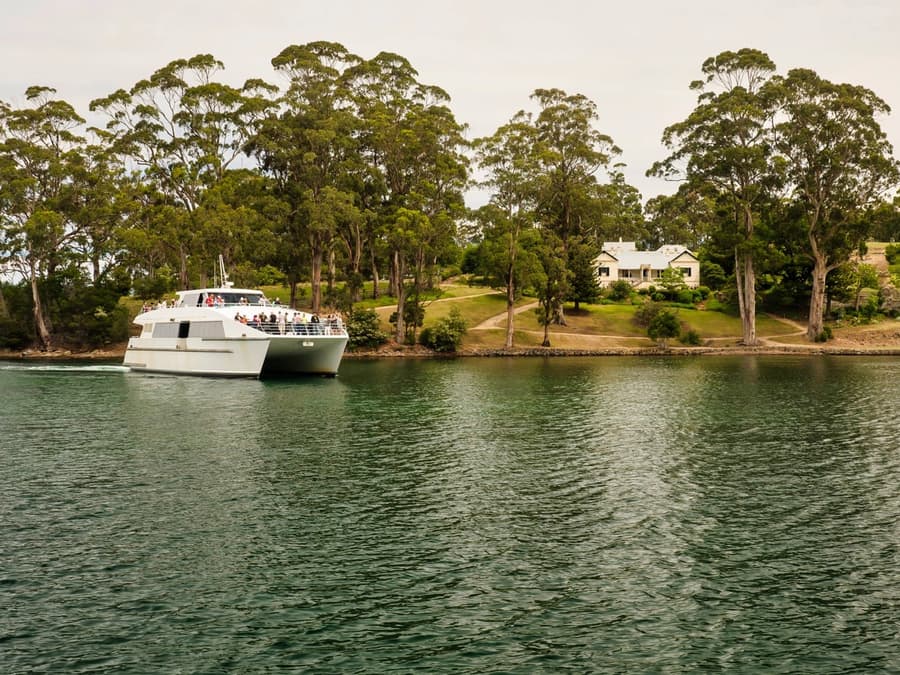 Hobart to Port Arthur Bus Service