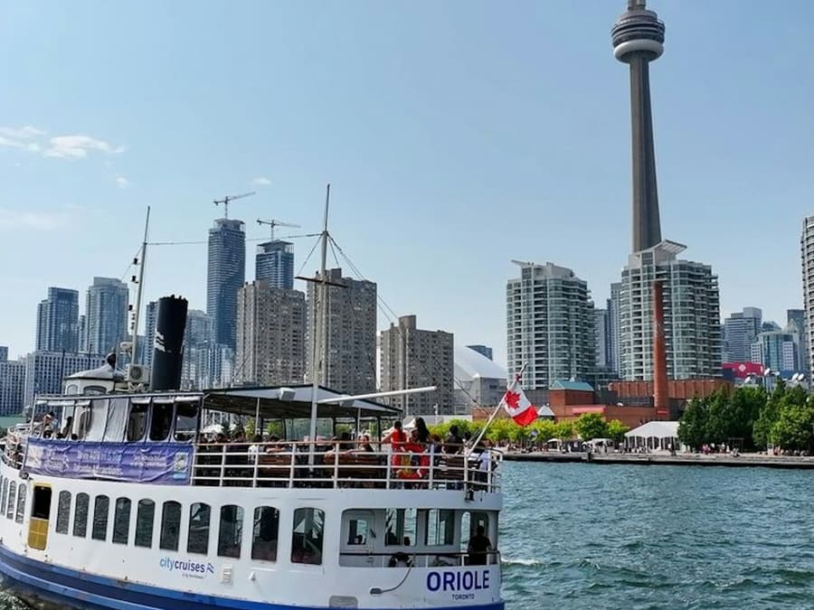 Toronto Harbour: Sightseeing Cruise
