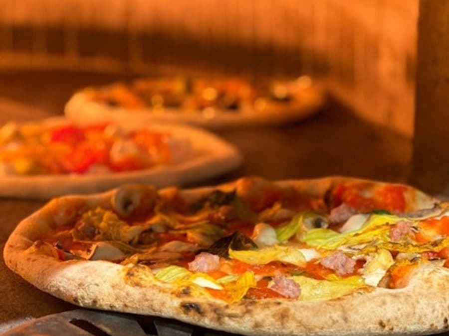 Pizza and Gelato Cooking Class at a Tuscany Farmhouse from Florence