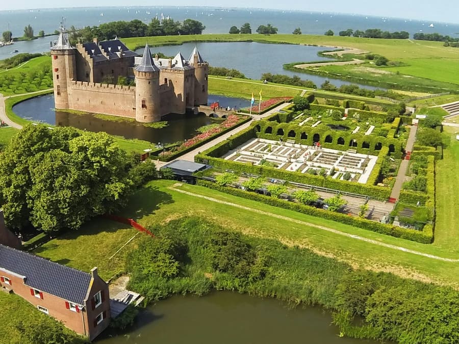 Muiderslot Castle: Entry Ticket + Audio Guide