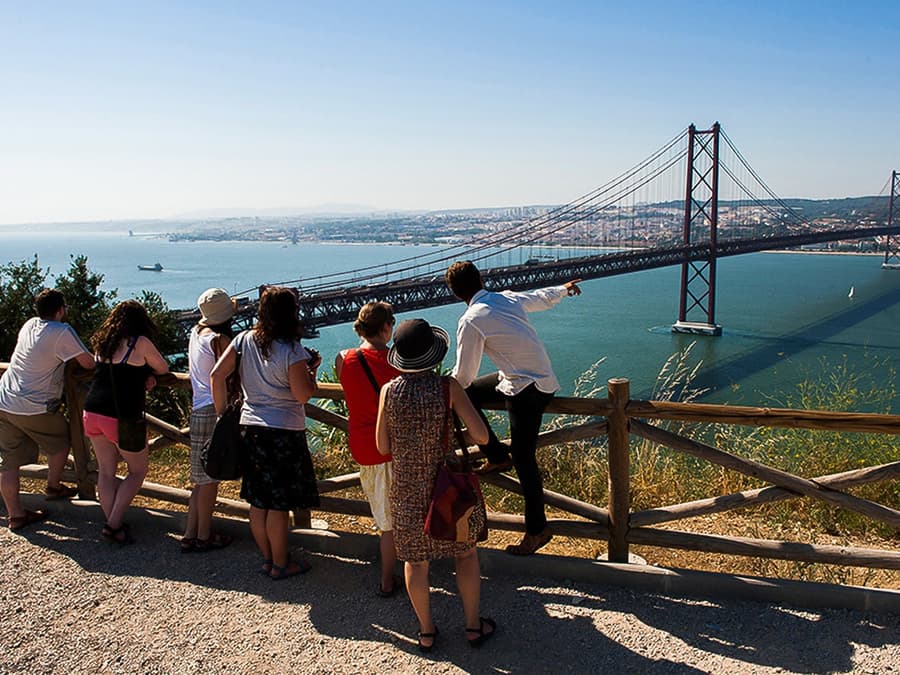 Small Group Wine Tour in Arrábida from Lisbon