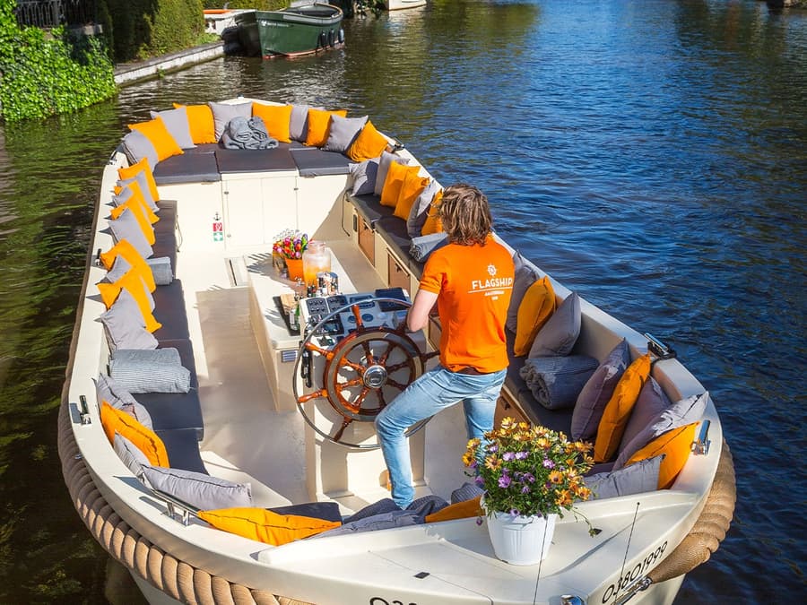 Amsterdam: 1-Hour Luxury Electric Open Boat Cruise with Onboard Bar