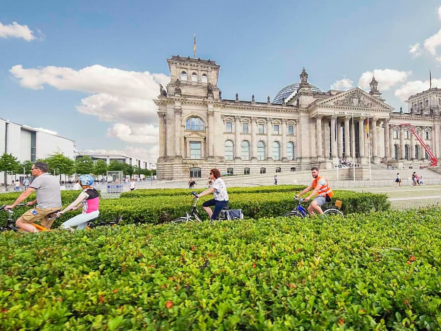 Berlin: City Highlights Bike Tour