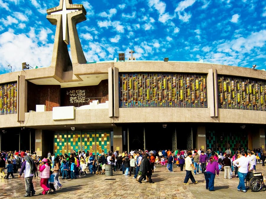 Teotihuacan Pyramids & Guadalupe Shrine: Day Trip from Mexico City