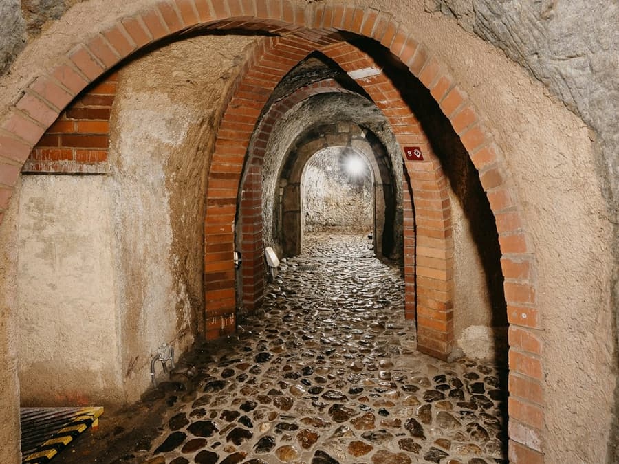 Pilsen: Historical Underground Tour with a Glass of Beer