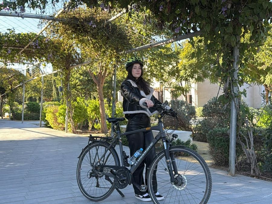 Valencia: Adult Mountain Bike Rental