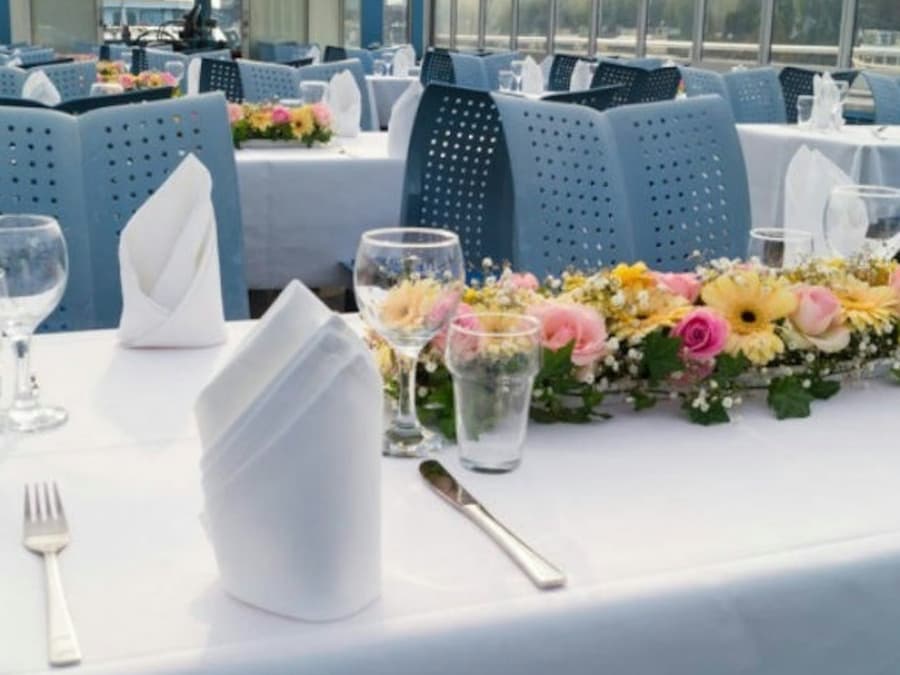 Berlin: 2.5-Hr Dinner Cruise on the MS Der Fliegende Holländer + Audio Guide