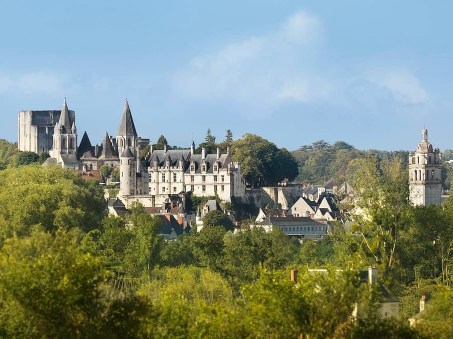 Royal City of Loches: Entry Ticket + AR Tablet