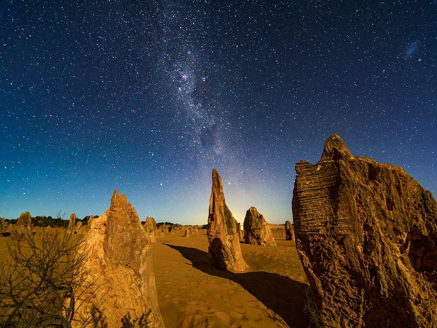 Pinnacles Sunset & Stargazing Tour with Picnic-Style Dinner & Round-Trip Transfers