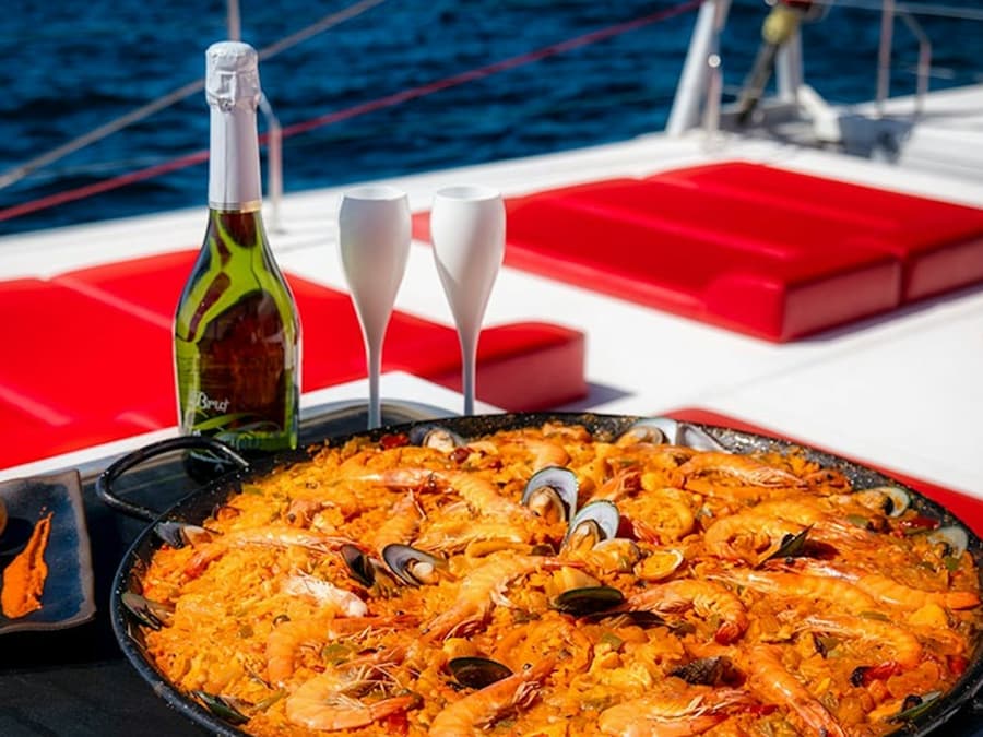 Gran Canaria: 4-Hr Catamaran Cruise + Lunch + Drinks