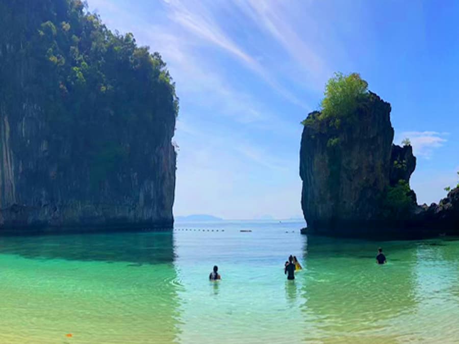 Krabi: One Day Hong Island lagoon Snorkelling Tour by Speedboat or Longtail Boat