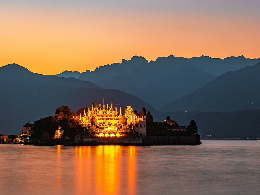 Stresa: Lake Maggiore and Borromean Islands Sunset Cruise