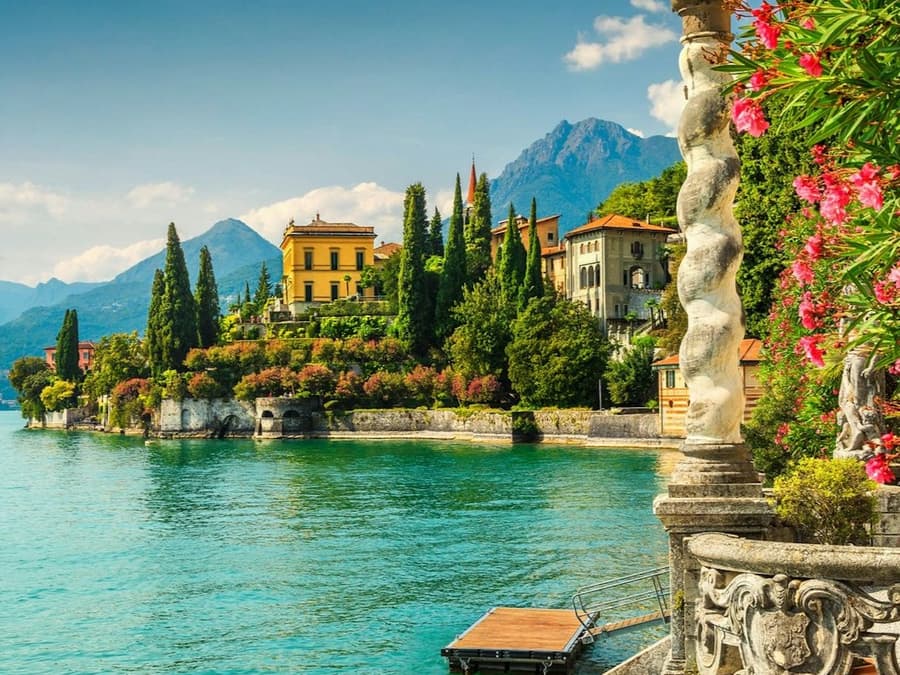 Como, Bellagio & Varenna: Small Group Guided Tour from Milan + Boat Cruise