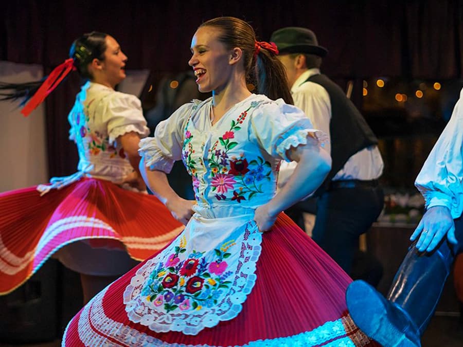 Budapest Dinner Cruise with Folklore Show